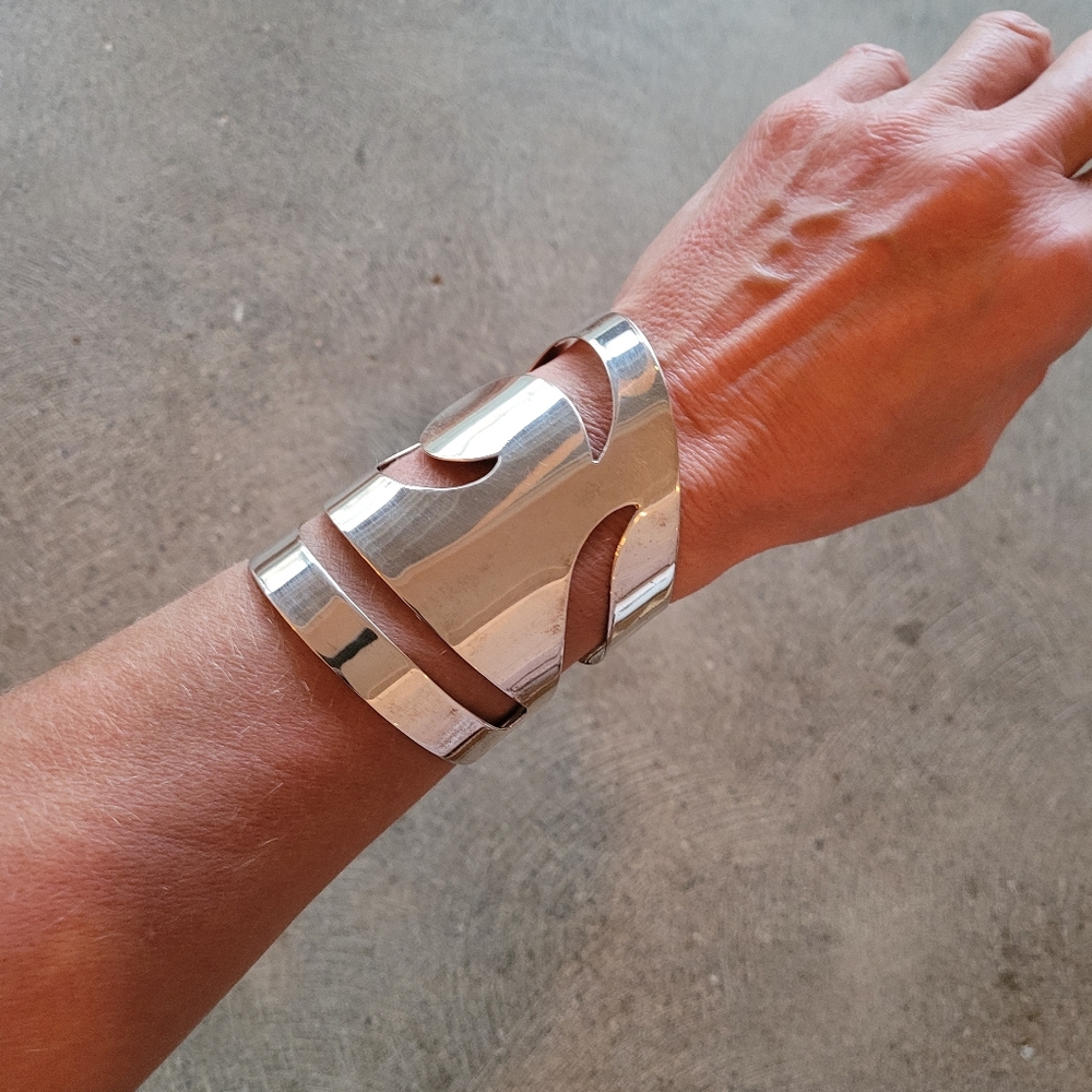 Sterling silver plated brass cuff bracelet - Picture 3 of 7